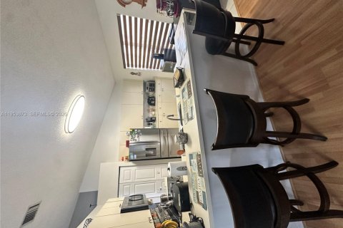 House in Miramar, Florida 3 bedrooms, 168.62 sq.m. № 2008040 - photo 6