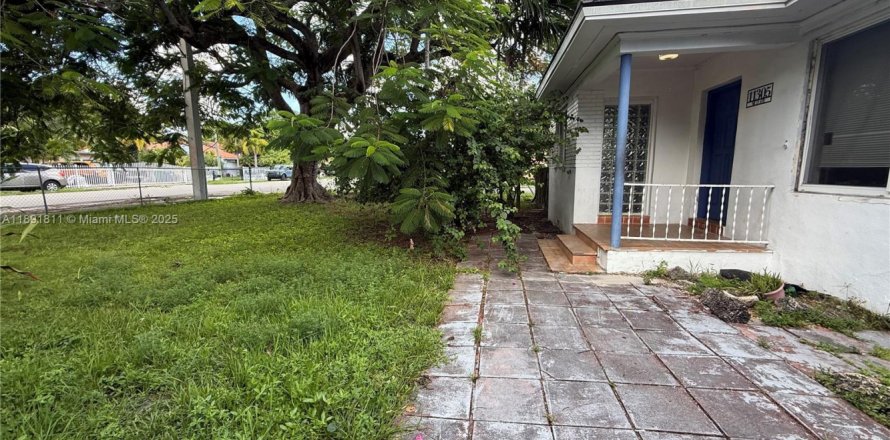 Casa en Miami, Florida 3 dormitorios, 134.15 m2 № 1943740