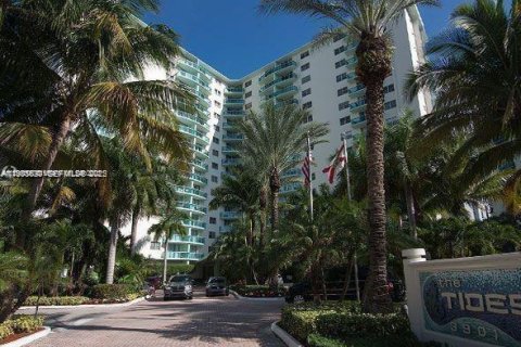 Снять в аренду кондоминиум в Холливуд, Флорида 1 спальня, 75.44м2, № 1991257 - фото 6