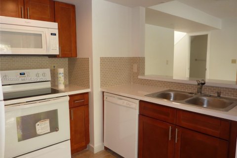 Купить таунхаус в Майами, Флорида 2 спальни, 95.22м2, № 2024097 - фото 6