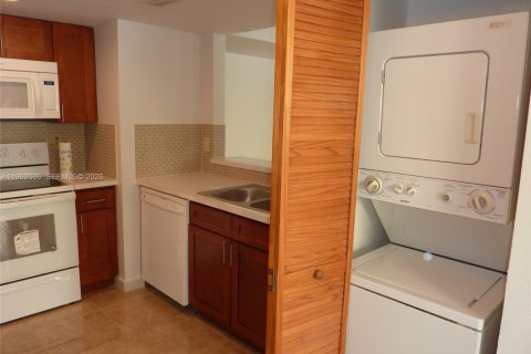 Купить таунхаус в Майами, Флорида 2 спальни, 95.22м2, № 2024097 - фото 5