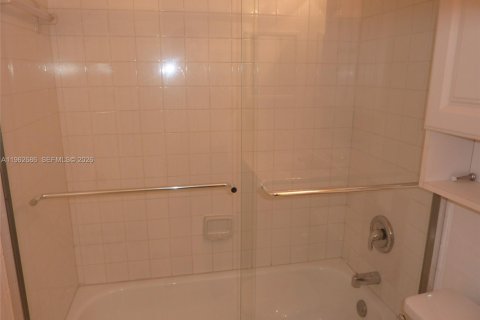 Купить таунхаус в Майами, Флорида 2 спальни, 95.22м2, № 2024097 - фото 13