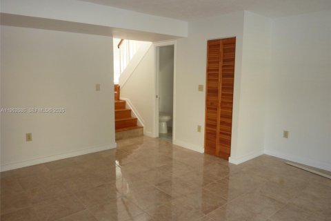 Купить таунхаус в Майами, Флорида 2 спальни, 95.22м2, № 2024097 - фото 2