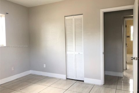 Appartement à louer à Opa-locka, Floride: 2 chambres, 85.47 m2 № 1965730 - photo 9