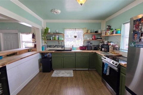 Villa ou maison à vendre à Bradenton, Floride: 3 chambres, 126.9 m2 № 2410020 - photo 8