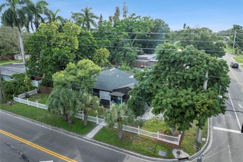 Villa ou maison à vendre à Bradenton, Floride: 3 chambres, 126.9 m2 № 2410020 - photo 2
