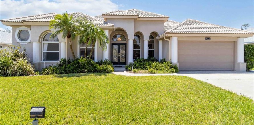 House in Nokomis, Florida 3 bedrooms, 217.11 sq.m. № 1644105