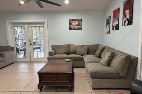 House in Port St. Lucie, Florida 3 bedrooms, 153.85 sq.m. № 2084192 - photo 5