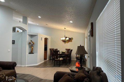 House in Port St. Lucie, Florida 3 bedrooms, 153.85 sq.m. № 2084192 - photo 6
