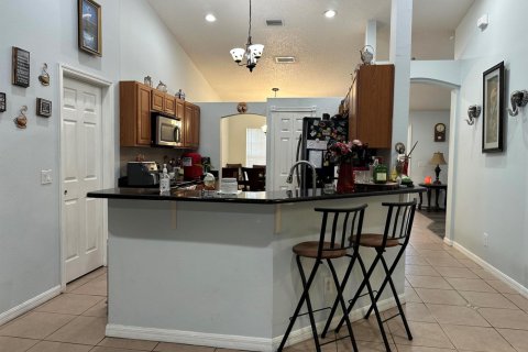 House in Port St. Lucie, Florida 3 bedrooms, 153.85 sq.m. № 2084192 - photo 9
