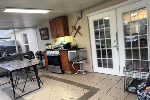 House in Port St. Lucie, Florida 3 bedrooms, 153.85 sq.m. № 2084192 - photo 24