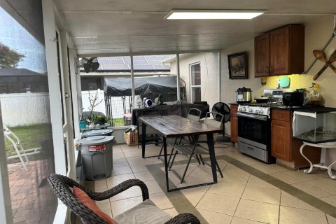 House in Port St. Lucie, Florida 3 bedrooms, 153.85 sq.m. № 2084192 - photo 23