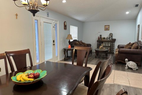 House in Port St. Lucie, Florida 3 bedrooms, 153.85 sq.m. № 2084192 - photo 7