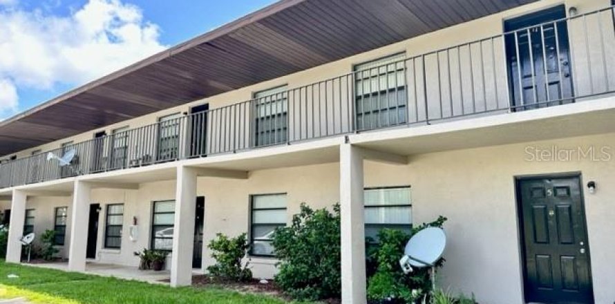 Apartment in Leesburg, Florida 1 bedroom, 65.03 sq.m. № 2378352