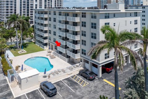 Condominio en venta en Hollywood, Florida, 1 dormitorio, 73.11 m2 № 1937898 - foto 28