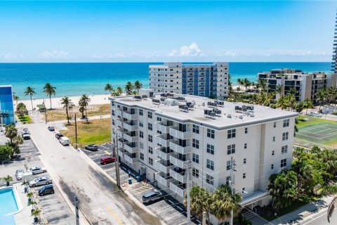 Condominio en venta en Hollywood, Florida, 1 dormitorio, 73.11 m2 № 1937898 - foto 30