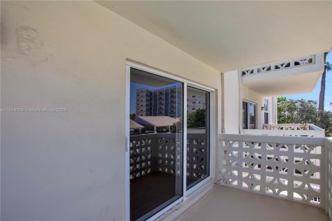 Condominio en venta en Hollywood, Florida, 1 dormitorio, 73.11 m2 № 1937898 - foto 25