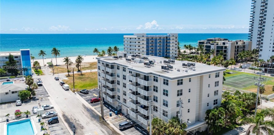 Condominio en Hollywood, Florida, 1 dormitorio № 1937898