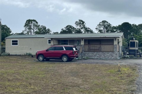 House in Clewiston, Florida 3 bedrooms № 1887813 - photo 1