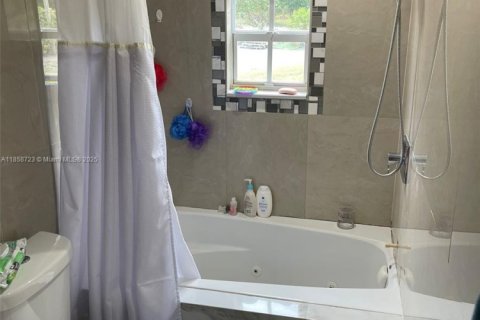 House in Clewiston, Florida 3 bedrooms № 1887813 - photo 30