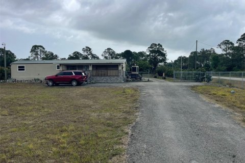 House in Clewiston, Florida 3 bedrooms № 1887813 - photo 4