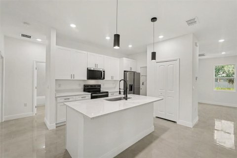 Casa en venta en Palm Bay, Florida, 3 dormitorios, 171.4 m2 № 2329611 - foto 9