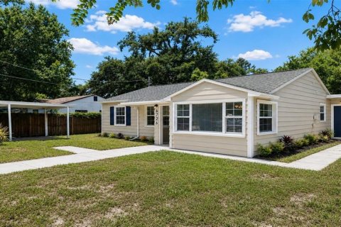 Villa ou maison à Tampa, Floride 4 chambres, 128.67 m2 № 2425298