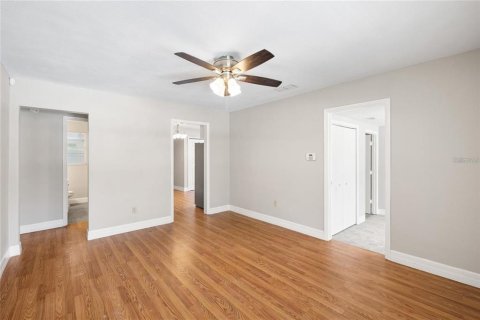 Villa ou maison à louer à Tampa, Floride: 4 chambres, 128.67 m2 № 2425298 - photo 10