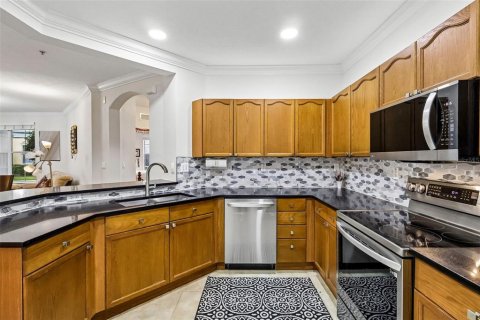 Condo in Windermere, Florida, 3 bedrooms № 2232307 - photo 6