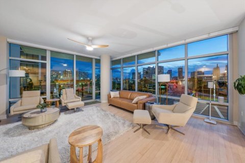 Condo in Tampa, Florida, 2 bedrooms № 2383974 - photo 4