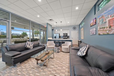 Condo in Tampa, Florida, 2 bedrooms № 2383974 - photo 28