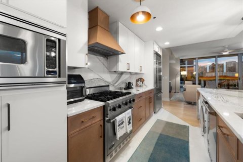 Condo in Tampa, Florida, 2 bedrooms № 2383974 - photo 8