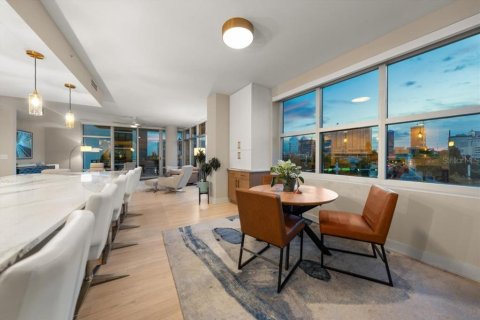 Condo in Tampa, Florida, 2 bedrooms № 2383974 - photo 11