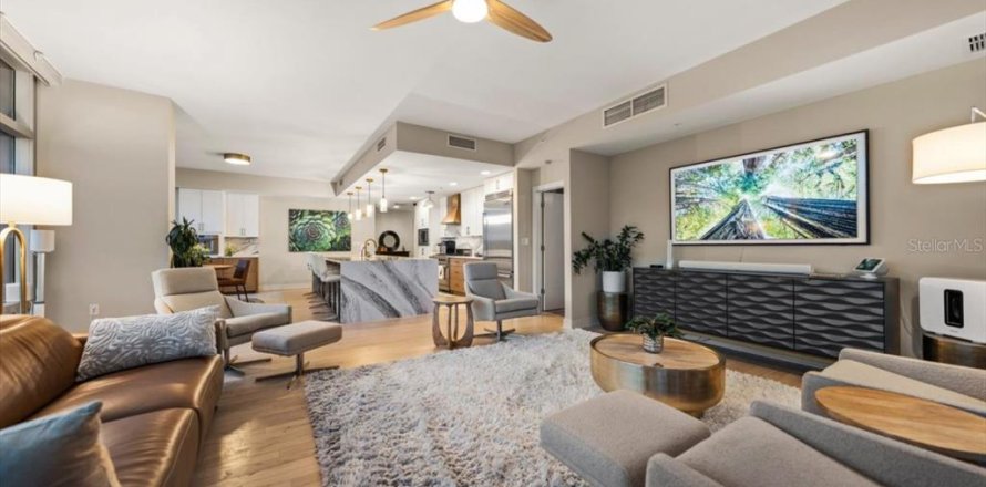 Condo in Tampa, Florida, 2 bedrooms № 2383974