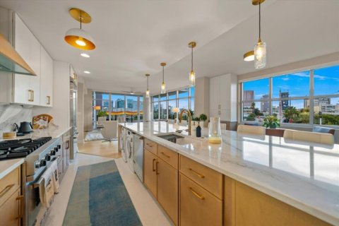 Condo in Tampa, Florida, 2 bedrooms № 2383974 - photo 10