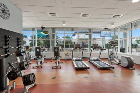 Condo in Tampa, Florida, 2 bedrooms № 2383974 - photo 27