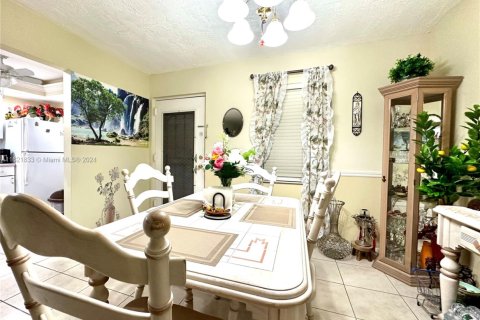Condo in Lauderdale Lakes, Florida, 1 bedroom  № 1936296 - photo 4