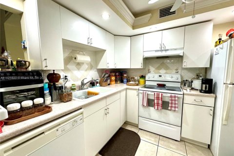 Condo in Lauderdale Lakes, Florida, 1 bedroom  № 1936296 - photo 7