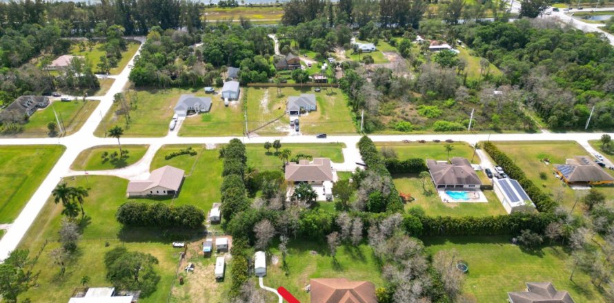 House in Loxahatchee Groves, Florida 4 bedrooms, 215.81 sq.m. № 1043162