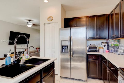 Townhouse in Homestead, Florida 3 bedrooms, 124.02 sq.m. № 2042416 - photo 6