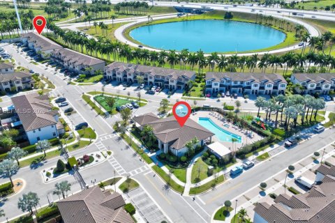 Townhouse in Homestead, Florida 3 bedrooms, 124.02 sq.m. № 2042416 - photo 20