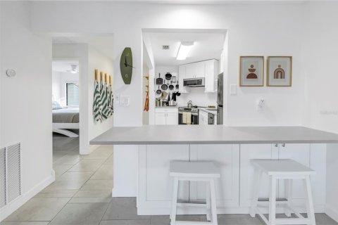Copropriété à louer à Saint Petersburg, Floride: 1 chambre, 61.78 m2 № 2115054 - photo 11