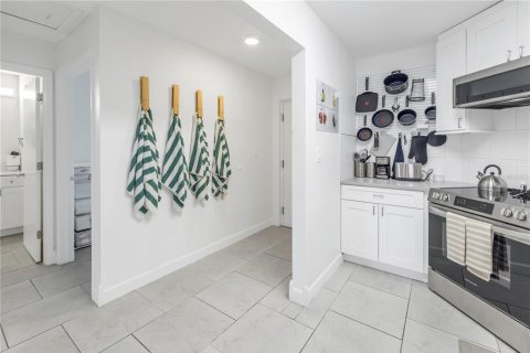 Copropriété à louer à Saint Petersburg, Floride: 1 chambre, 61.78 m2 № 2115054 - photo 7