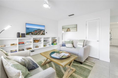 Copropriété à louer à Saint Petersburg, Floride: 1 chambre, 61.78 m2 № 2115054 - photo 18