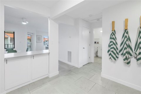 Copropriété à louer à Saint Petersburg, Floride: 1 chambre, 61.78 m2 № 2115054 - photo 9
