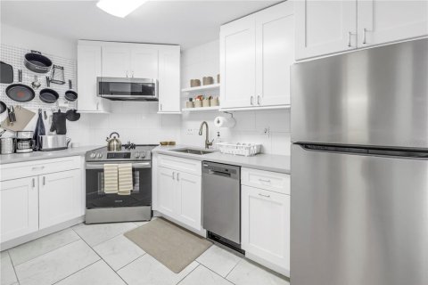 Copropriété à louer à Saint Petersburg, Floride: 1 chambre, 61.78 m2 № 2115054 - photo 5