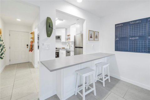 Copropriété à louer à Saint Petersburg, Floride: 1 chambre, 61.78 m2 № 2115054 - photo 12