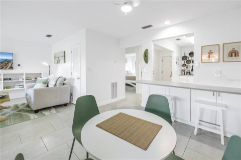 Copropriété à louer à Saint Petersburg, Floride: 1 chambre, 61.78 m2 № 2115054 - photo 15