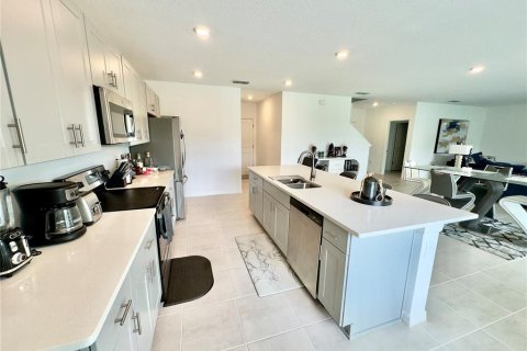 Casa en venta en Groveland, Florida, 5 dormitorios, 256.87 m2 № 1906272 - foto 8