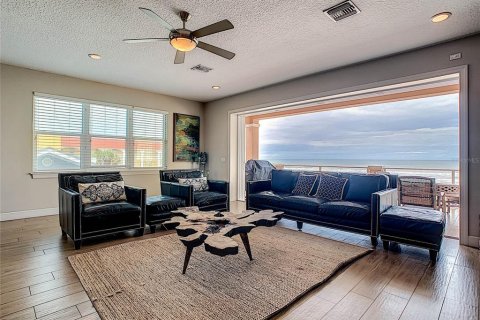 House in New Smyrna Beach, Florida 6 bedrooms, 385.54 sq.m. № 1211301 - photo 7
